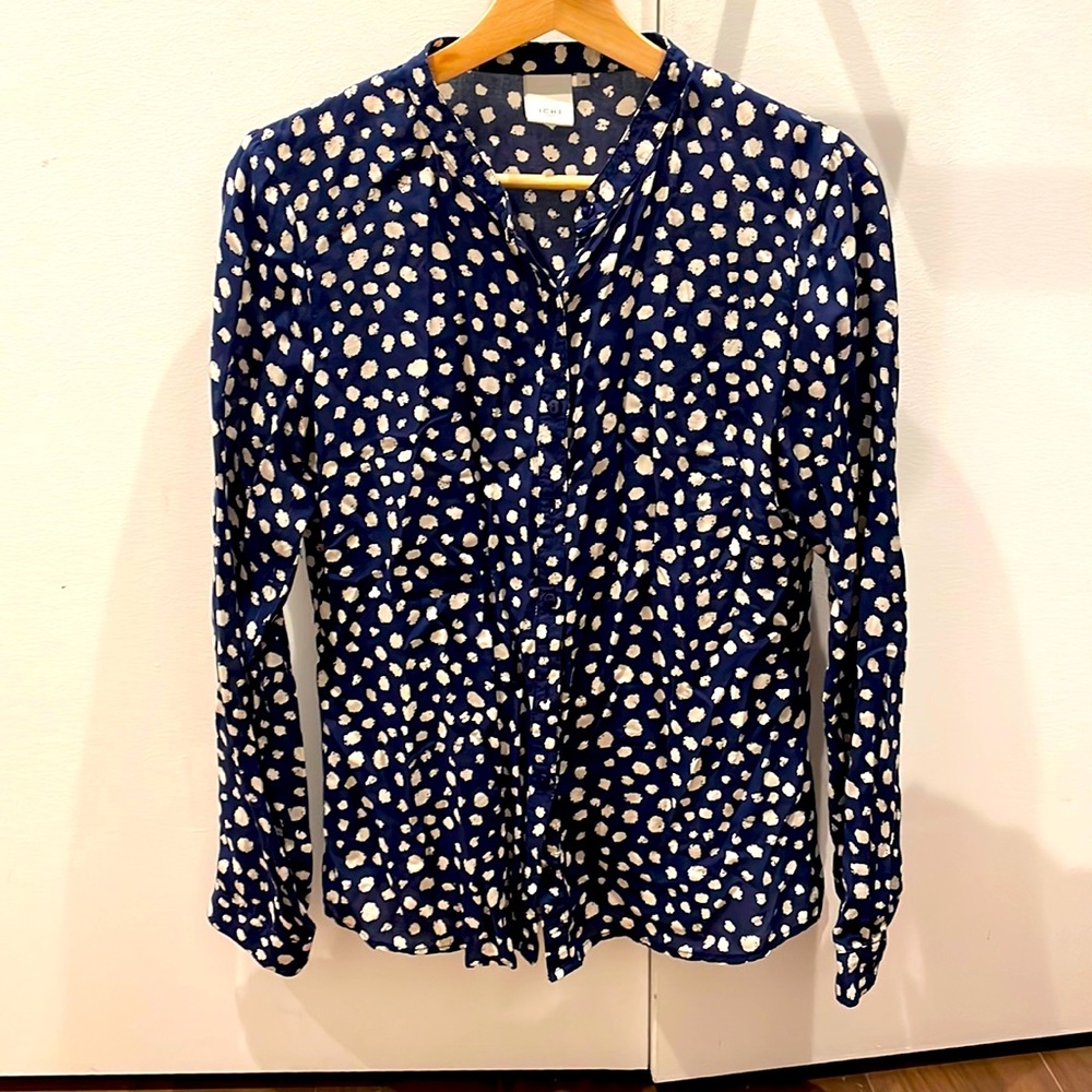 Women’s blouse navy with white dots
